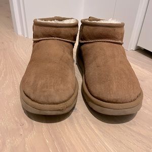 UGG ultra mini classic boot - sz 9 women